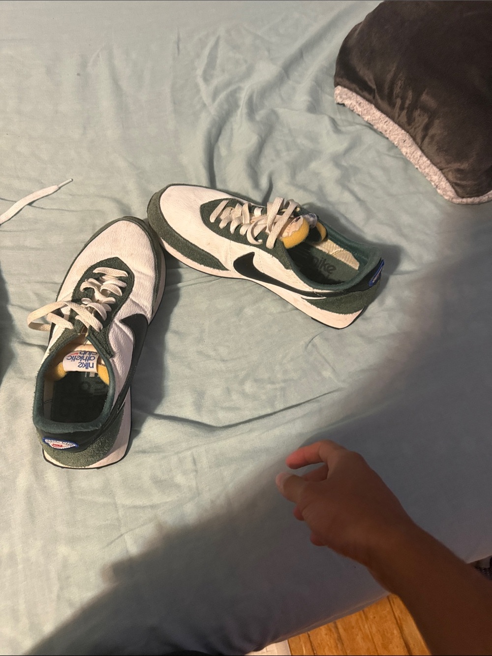 Nike White, Green and Black Retro Runner Sneakers